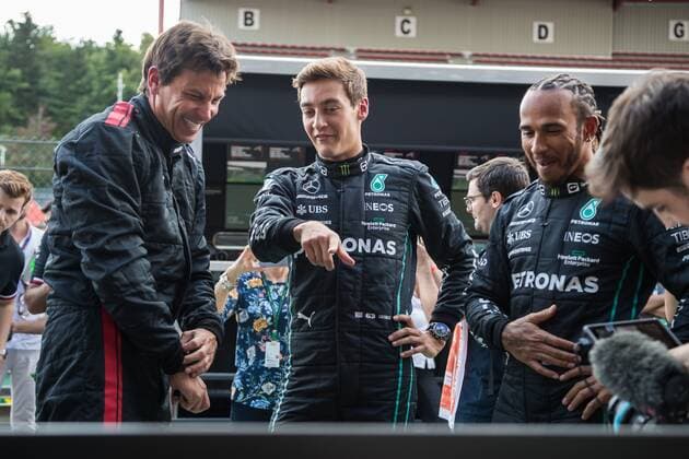 Toto Wolf Team Principal Mercedes AMG Petronas Formula One Team , George Russel Mercedes AMG Petronas Motorsport and Lewis Hamilton Mercedes AMG Petronas Motorsport , Belgian Grand Prix 2022, Motorsport, Formula One, 25 08 2022 Belgian Grand Prix 2022, Motorsport, Formula One, 25 08 2022 Copyright: xEibner-Pressefoto AlexanderxNeisx EP_ANS