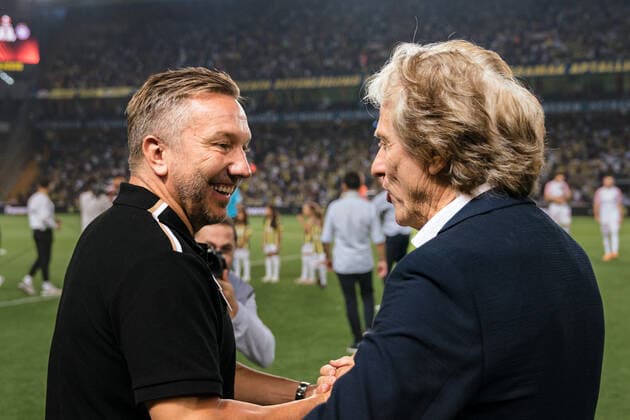 SOCCER - UEFA EL, Fenerbahce vs A.Wien ISTANBUL,TURKEY,25.AUG.22 - SOCCER - UEFA Europa League, play off, Fenerbahce Istanbul vs FK Austria Wien. Image shows head coach Manfred Schmid (A.WIen) and head coach Jorge Jesus (Fenerbahce).  GEPAxpictures xJohannesxFriedl