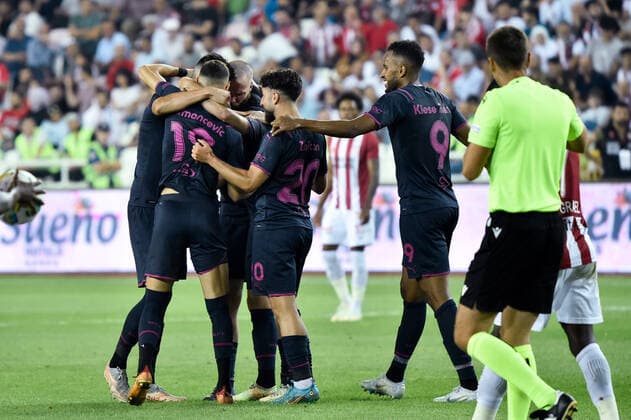 220825 Players of Malmö FF celebrate after 0 1 scored by Veljko Birmancevic during the UEFA Europa League play off match between Sivasspor and Malmö FF on August 25, 2022 in Sivas Photo Christian Örnberg BILDBYRAN COP 166 CO0221 football football soccer fotball uefa europa league play off sivasspor malmö ff bbeng,  Copyright: CHRISTIANxÖRNBERG BB220825CO053