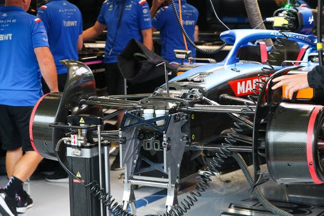August 26, 2022, Francorchamps - SPA, Belgium: Francorchamps - SPA, Belgium, Circuit National de Francorchamps, August 26, 2022, BWT Alpine F1 Team mechanicals at work on the car during FORMULA 1 ROLEX BELGIAN GRAND PRIX 2022 FREE PRACTICE - Formula 1 Championship. Formula 1 Championship - FORMULA 1 ROLEX BELGIAN GRAND PRIX 2022 FREE PRACTICE, Francorchamps - SPA, Belgium  - ZUMAl164 20220826_zsa_l164_056 Copyright: xAlessioxDexMarcox