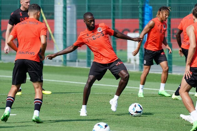 Nicolas Pepe (OGC Nice) FOOTBALL : Entrainement de l™OGC Nice - Nice - 26 08 2022 NorbertScanella Panoramic 