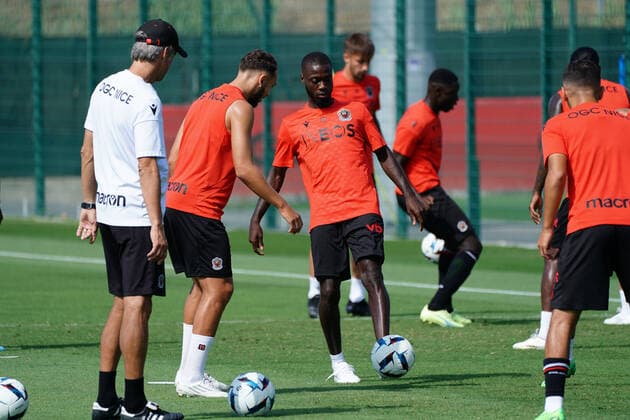 Nicolas Pepe (OGC Nice) FOOTBALL : Entrainement de l™OGC Nice - Nice - 26 08 2022 NorbertScanella Panoramic 