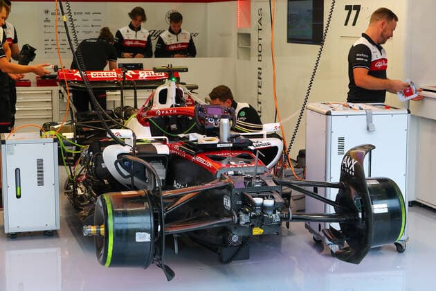 August 26, 2022, Francorchamps - SPA, Belgium: Francorchamps - SPA, Belgium, Circuit National de Francorchamps, August 26, 2022, Alfa Romeo F1 Team ORLEN mechanicals at work on the car during FORMULA 1 ROLEX BELGIAN GRAND PRIX 2022 FREE PRACTICE - Formula 1 Championship. Formula 1 Championship - FORMULA 1 ROLEX BELGIAN GRAND PRIX 2022 FREE PRACTICE, Francorchamps - SPA, Belgium  - ZUMAl164 20220826_zsa_l164_065 Copyright: xAlessioxDexMarcox