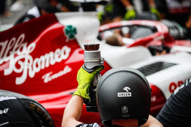 wheel gun Alfa Romeo F1 Team ORLEN, ambiance during the Formula 1 Rolex Belgian Grand Prix 2022, 14th round of the 2022 FIA Formula One World Championship, WM, Weltmeisterschaft from August 26 to 28, 2022 on the Circuit de Spa-Francorchamps, in Francorchamps, Belgium - F1 - BELGIAN GRAND PRIX 2022 DPPI Panoramic  00122033__V2_9584