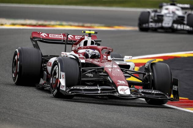 24 ZHOU Guanyu (chi), Alfa Romeo F1 Team ORLEN C42, action during the Formula 1 Rolex Belgian Grand Prix 2022, 14th round of the 2022 FIA Formula One World Championship, WM, Weltmeisterschaft from August 26 to 28, 2022 on the Circuit de Spa-Francorchamps, in Francorchamps, Belgium - F1 - BELGIAN GRAND PRIX 2022 DPPI Panoramic  _V2_9825