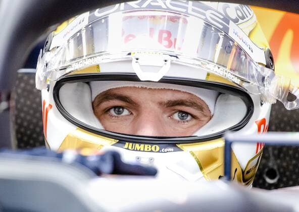 SPA Max Verstappen Red Bull Racing in his pit box during the 2nd practice session ahead of the F1 Grand Prix of Belgium at the Circuit de Spa Francorchamps on August 26, 2022 in SPA, Belgium ANP SEM VAN DER WAL F1 Grand Prix of Belgium, Practice 2 2022 xVIxANPxSportx xxANPxIVx 453546422 originalFilename: 453546422.jpg