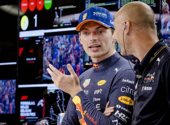 SPA Max Verstappen Red Bull Racing in his pit box during the 2nd practice session ahead of the F1 Grand Prix of Belgium at the Circuit de Spa Francorchamps on August 26, 2022 in SPA, Belgium ANP SEM VAN DER WAL F1 Grand Prix of Belgium, Practice 2 2022 xVIxANPxSportx xxANPxIVx 453548072 originalFilename: 453548072.jpg