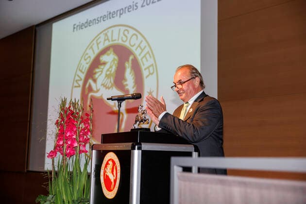 MÜNSTER Tournament of Winners 2022, MÜNSTER Tournament of Winners 2022 SNOEK Hendrik organizer award ceremony Peace Rider Award Münster, Mövenpick Hotel 26 August 2022