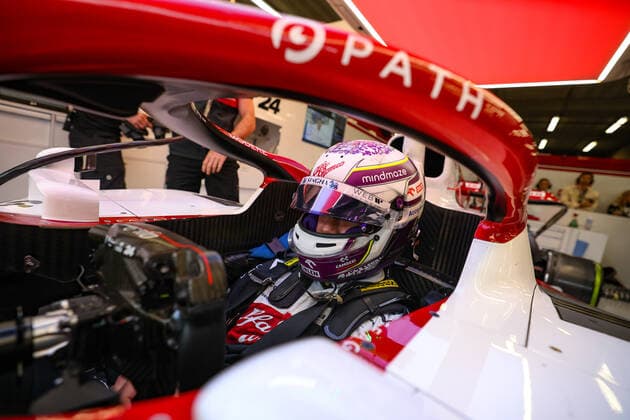 24 ZHOU Guanyu (chi), Alfa Romeo F1 Team ORLEN C42, garage, box, during the Formula 1 Rolex Belgian Grand Prix 2022, 14th round of the 2022 FIA Formula One World Championship, WM, Weltmeisterschaft from August 26 to 28, 2022 on the Circuit de Spa-Francorchamps, in Francorchamps, Belgium - F1 - BELGIAN GRAND PRIX 2022 DPPI Panoramic  G00D5890