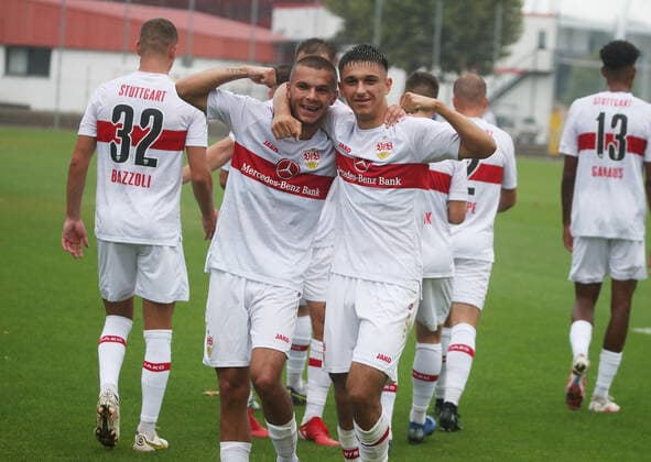 Sport Themen der Woche KW34 VFB Stuttgart II-TSG Hoffenheim II 27.08.2022 27.08.2022 Deutschland Fußball Regionalliga Südwest 22 23 VFB Stuttgart II-TSG Hoffenheim II. v. li.Babis Drakas, Jannis Boziaris 2 Tore VFB. Foto Herbert Rudel *** VFB Stuttgart II TSG Hoffenheim II 27 08 2022 27 08 2022 Germany Football Regionalliga Südwest 22 23 VFB Stuttgart II TSG Hoffenheim II v li Babis Drakas, Jannis Boziaris 2 goals VFB photo Herbert Rudel