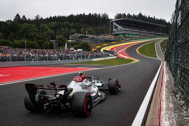 44 HAMILTON Lewis (gbr), Mercedes AMG F1 Team W13, action during the Formula 1 Rolex Belgian Grand Prix 2022, 14th round of the 2022 FIA Formula One World Championship, WM, Weltmeisterschaft from August 26 to 28, 2022 on the Circuit de Spa-Francorchamps, in Francorchamps, Belgium - F1 - BELGIAN GRAND PRIX 2022 DPPI Panoramic  00122033__DEL8568.JPG A