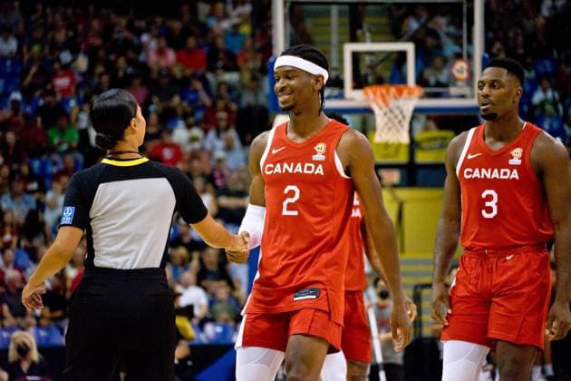 Victoria, British Columbia, Canada, August 25th 2022: Shai Gilgeous-Alexander (2 Canada) smiles and greets an official before the FIBA Basketball World Cup 2023 Qualifiers between Canada and Argentina on August 25th, 2022 at the Save-On-Foods Memorial Centre in Victoria, British Columbia, Canada. (Amy Elle SPP) Copyright: xAmyxElle SPPx spp-en-AmEl-DSC04041