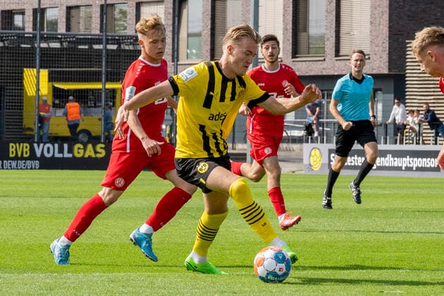Sunday, 28 08 2022 Season 2022 2023 3 Matchday A Junior Bundesliga U19 Bundesliga at BVB Fussballpark Hohenbuschei, Dortmund, Germany BV Borussia Dortmund U19 Rot Weiss Essen U19 Julian Rijkhoff Borussia Dortmund U19 9