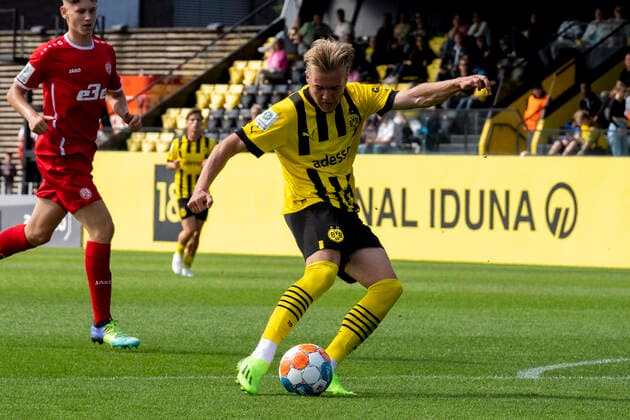 Sunday, 28 08 2022 Season 2022 2023 3 Matchday A Junior Bundesliga U19 Bundesliga at BVB Fussballpark Hohenbuschei, Dortmund, Germany BV Borussia Dortmund U19 Rot Weiss Essen U19 Julian Rijkhoff Borussia Dortmund U19 9