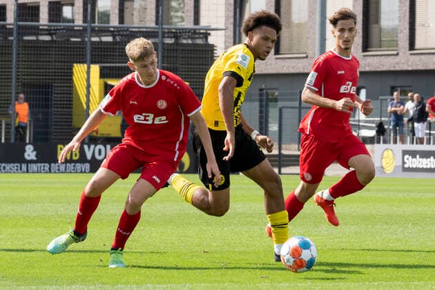 Sunday, 28 08 2022 Season 2022 2023 3 Matchday A Junior Bundesliga U19 Bundesliga at BVB Fussballpark Hohenbuschei, Dortmund, Germany BV Borussia Dortmund U19 Rot Weiss Essen U19 Pharrell Nnamdi Collins Borussia Dortmund U19 4