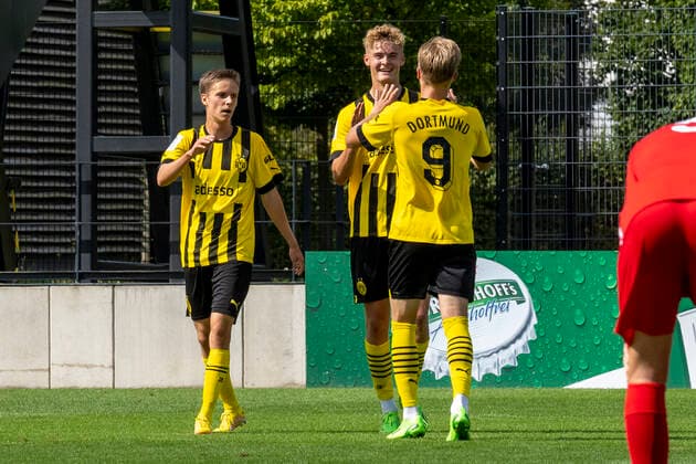 Sunday, 28 08 2022 Season 2022 2023 3 Matchday A Junioren Bundesliga U19 Bundesliga at BVB Fussballpark Hohenbuschei, Dortmund, Germany BV Borussia Dortmund U19 Rot Weiss Essen U19 Tom Alexander Rothe Borussia Dortmund U19 3 after his goal to 2 0