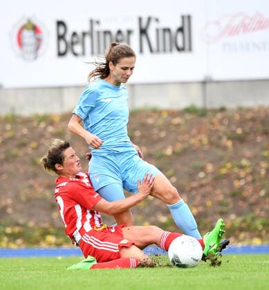 Football, Women, Season 2022 2023, Regionalliga Nordost 1 Matchday , FC Viktoria 1889 Berlin 1 FC Union Berlin, v l Luise Wildner 1 FC Union Berlin , Marlies Sänger Viktoria Berlin , 28 08 2022, Copyright: xSebastianxRäppold MatthiasxKochx