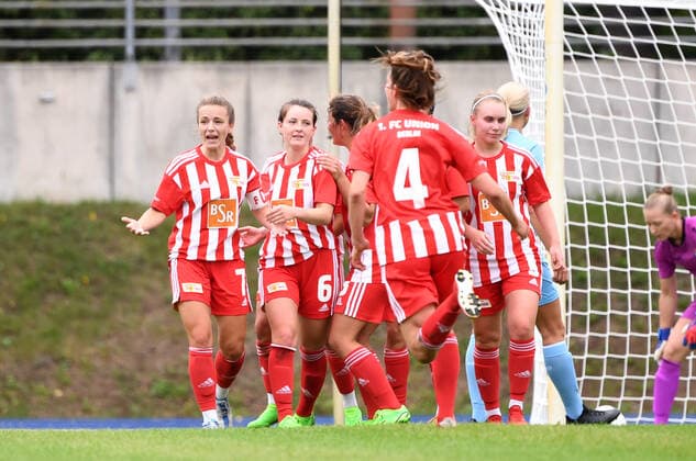 Football, Women, Season 2022 2023, Regionalliga Nordost 1 Matchday , FC Viktoria 1889 Berlin 1 FC Union Berlin, Union cheers after goal to 1 1 by Lisa Heiseler li , 1 FC Union Berlin , 28 08 2022, Copyright: xSebastianxRäppold MatthiasxKochx