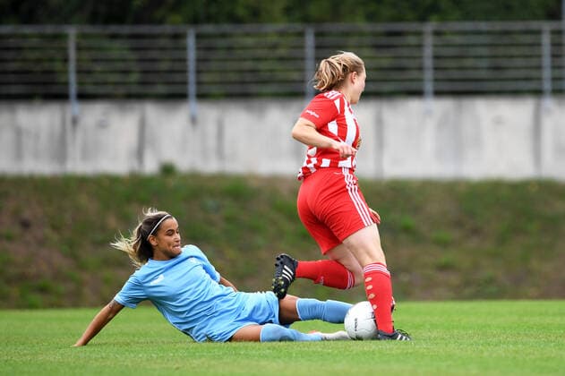 Football, Women, Season 2022 2023, Regionalliga Nordost 1 Matchday , FC Viktoria 1889 Berlin 1 FC Union Berlin, v l Aylin Yaren Viktoria Berlin , Pauline Wimmer 1 FC Union Berlin , 28 08 2022, Copyright: xSebastianxRäppold MatthiasxKochx
