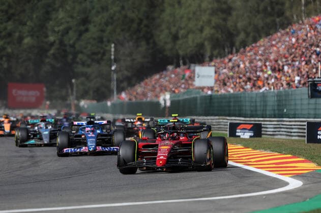 Start race 55 SAINZ Carlos (spa), Scuderia Ferrari F1-75, action 14 ALONSO Fernando (spa), Alpine F1 Team A522, action 44 HAMILTON Lewis (gbr), Mercedes AMG F1 Team W13, action during the Formula 1 Rolex Belgian Grand Prix 2022, 14th round of the 2022 FIA Formula One World Championship, WM, Weltmeisterschaft from August 26 to 28, 2022 on the Circuit de Spa-Francorchamps, in Francorchamps, Belgium - F1 - BELGIAN GRAND PRIX 2022 - RACE DPPI Panoramic  G00D7504