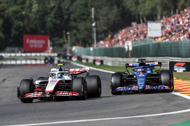 47 SCHUMACHER Mick (ger), Haas F1 Team VF-22 Ferrari, action 14 ALONSO Fernando (spa), Alpine F1 Team A522, action during the Formula 1 Rolex Belgian Grand Prix 2022, 14th round of the 2022 FIA Formula One World Championship, WM, Weltmeisterschaft from August 26 to 28, 2022 on the Circuit de Spa-Francorchamps, in Francorchamps, Belgium - F1 - BELGIAN GRAND PRIX 2022 - RACE DPPI Panoramic  G00D7856