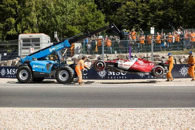 Valtteri Bottas Alfa Romea F1 Teams car is towed away, Belgium 2022 Grand Prix, Motorsport, Formula 1, 28 08 2022 Belgium 2022 Grand Prix, Motorsport, Formula 1, 28 08 2022 Copyright: xEibner-Pressefoto AlexanderxNeisx EP_ANS