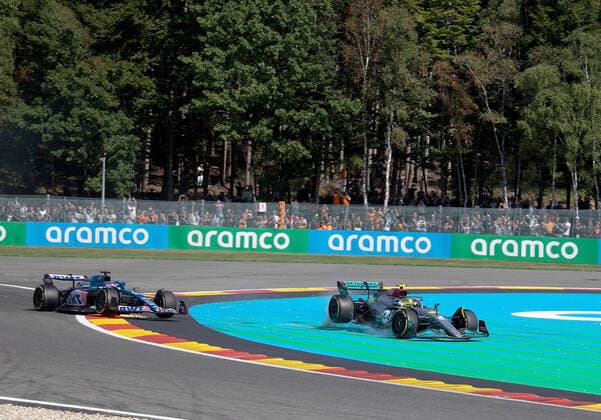 FORMULA 1 ROLEX BELGIAN GRAND PRIX 2022 28 08 2022, Circuit de Spa Francorchamps, Spa Franchorchamps, FORMULA 1 ROLEX BELGIAN GRAND PRIX 2022 , in picture accident between Fernando Alonso ESP , Alpine F1 Team and Lewis Hamilton GBR , Mercedes AMG Petronas Formula One Team nordphotoxGmbHx xBratic nph00250
