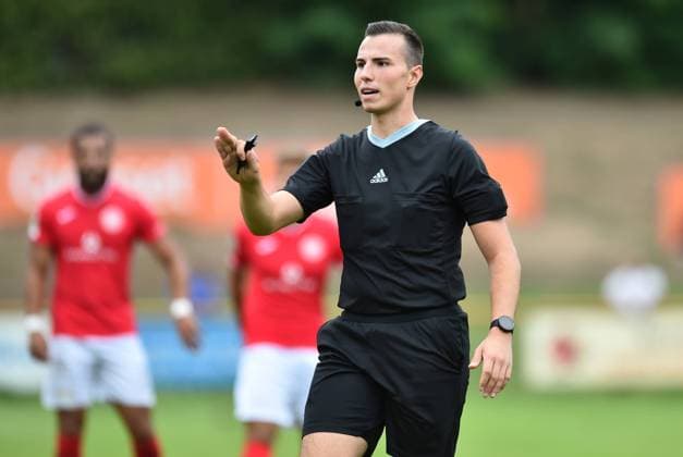 Football, Referee Francisco Lahora sues the DFB, archive pictures
