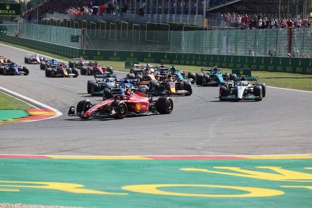 SPA-FRANCORCHAMPS, BELGIUM - AUGUST 28 : Depart GP F1 -Sainz - Ferrari during the F1 race of the Belgian Formula One Grand Prix Spa Francorchamps on August 28, 2022 in Spa-Francorchamps, Belgium, 28 08 2022 ( Belgian Grand Prix Formula One 2022 PhotoNews Panoramic 
