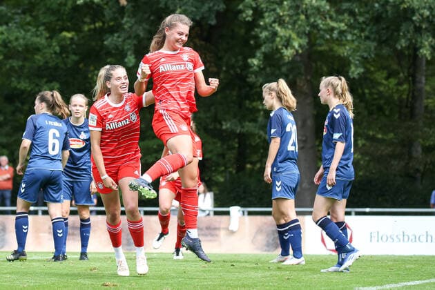 Cologne, Germany, 28 08 2022 Daphina Redzepi Bayern Munich 2 ladies and Julia Landenberger Bayern Munich 2 ladies goal celebration, cheers after scoring 0 3 , during the match of the 2 women Bundesliga between 1 FC Cologne U20 ladies and FC Bayern Munich 2 ladies at RheinEnergieSportpark on pitch 7 on 28 August 2022 in Cologne Cologne RheinEnergieSportpark North Rhine Westphalia Germany Copyright: xOliverxKaelkex