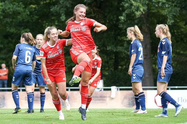 Cologne, Germany, 28 08 2022 Daphina Redzepi Bayern Munich 2 ladies and Julia Landenberger Bayern Munich 2 ladies goal celebration, cheers after scoring 0 3 , during the match of the 2 women Bundesliga between 1 FC Cologne U20 ladies and FC Bayern Munich 2 ladies at RheinEnergieSportpark on pitch 7 on 28 August 2022 in Cologne Cologne RheinEnergieSportpark North Rhine Westphalia Germany Copyright: xOliverxKaelkex