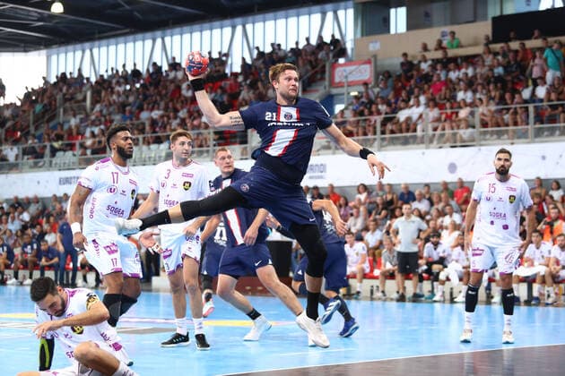 Sport Themen der Woche KW34 Sport Bilder des Tages Kamil Syprzak (Paris Saint-Germain) HANDBALL : Paris Saint-Germain HB vs HBC Nantes - Eurotournoi - Finale - 28 08 2022 KevinDomas Panoramic 