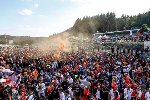 Fan, track, piste, during the Formula 1 Rolex Belgian Grand Prix 2022, 14th round of the 2022 FIA Formula One World Championship, WM, Weltmeisterschaft from August 26 to 28, 2022 on the Circuit de Spa-Francorchamps, in Francorchamps, Belgium - F1 - BELGIAN GRAND PRIX 2022 DPPI Panoramic  _F2_6728
