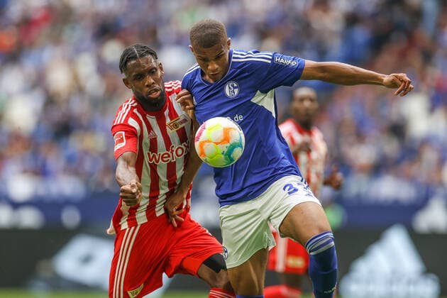 27 08 2022, football, season 2022 2023, 1 Bundesliga, 4 matchday, FC Schalke 04 FC Union Berlin, f l Jordan Siebatcheu Union Berlin , Malick Thiaw FC Schalke 04 photo Tim Rehbein RHR FOTO Gelsenkirchen Veltins Arena NRW Germany xRHR FOTO TRx