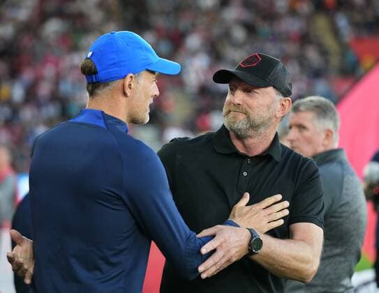 Sport Themen der Woche KW35 Sport Bilder des Tages Mandatory Credit: Photo by Sean Ryan Shutterstock (13271693c) Thomas Tuchel manager of Chelsea greets Ralph Hasenhuttl manager of Southampton prior to the kick off. Southampton v Chelsea, Premier League, Football, St Mary s Stadium, Southampton, UK - 30 Aug 2022 EDITORIAL USE ONLY No use with unauthorised audio, video, data, fixture lists, club league logos or live services. Online in-match use limited to 120 images, no video emulation. No use in betting, games or single club league player publications. Southampton v Chelsea, Premier League, Football, St Mary s Stadium, Southampton, UK - 30 Aug 2022 EDITORIAL USE ONLY No use with unauthorised audio, video, data, fixture lists, club league logos or live services. Online in-match use limited to 120 images, no video emulation. No use in betting, games or single club league player publications.  Copyright: xSeanxRyan Shutterstockx 13271693c