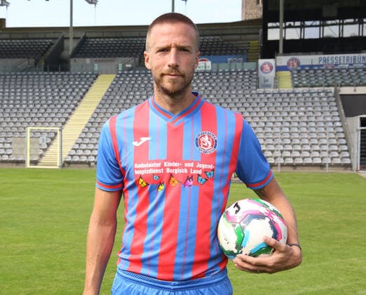 Regionallioga West, season 2022 2023, photo session Wuppertaler SV, 31 08 2022 Marco Stiepermann Wuppertaler SV portrait with ball