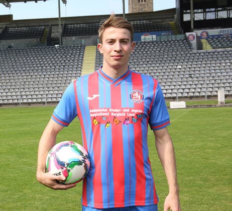 Regionallioga West, season 2022 2023, photo session Wuppertaler SV, 31 08 2022 Lukas Demming Wuppertaler SV portrait with ball