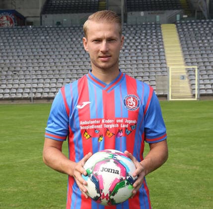 Regionallioga West, season 2022 2023, photo session Wuppertaler SV, 31 08 2022 Philipp Hanke Wuppertaler SV portrait with ball