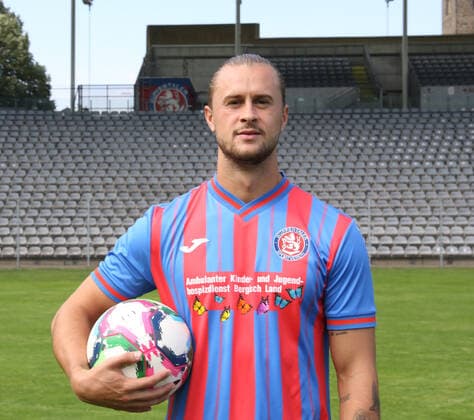 Regionallioga West, season 2022 2023, photo session Wuppertaler SV, 31 08 2022 Nick Galle Wuppertaler SV portrait with ball