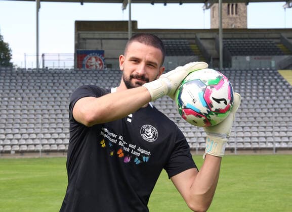 Regionallioga West, season 2022 2023, photo session Wuppertaler SV, 31 08 2022 Franz Langhoff Wuppertaler SV portrait with ball