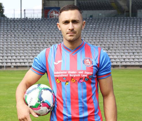 Regionallioga West, season 2022 2023, photo session Wuppertaler SV, 31 08 2022 Kevin Pytlik Wuppertaler SV portrait with ball