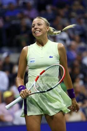 Mandatory Credit: Photo by Ella Ling Shutterstock (13353378cp) Anett Kontaveit during her second round match US Open Championships 2022, Day Three, USTA National Tennis Center, Flushing Meadows, New York, USA - 31 Aug 2022 US Open Championships 2022, Day Three, USTA National Tennis Center, Flushing Meadows, New York, USA - 31 Aug 2022 Copyright: xEllaxLing Shutterstockx 13353378cp