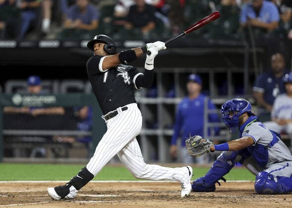 August 31, 2022: The Chicago White Sox s Elvis Andrus hits a solo home run in the fifth inning against the Kansas City Royals at Guaranteed Rate Field on Wednesday, Aug. 31, 2022, in Chicago. - ZUMAm67_ 0167944393st Copyright: xChrisxSwedax