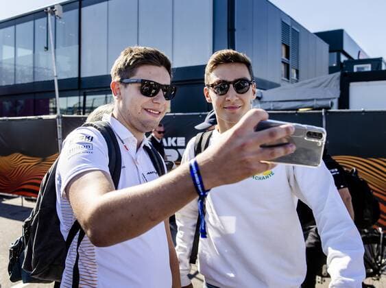 ZANDVOORT George Russell Mercedes arrives at the track The GP took place last year in a modified form due to the corona measures This year, up to 110,000 visitors a day are expected ANP SEM VAN DER WAL F1 Grand Prix of The Netherlands Previews 2022 xVIxANPxSportx xxANPxIVx 453872432 originalFilename: 453872432.jpg