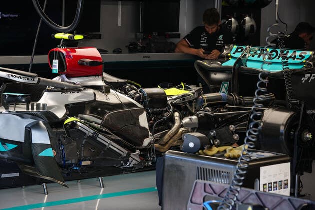 engine, moteur, Mercedes AMG F1 Team W13, mechanical detail during the Formula 1 Heineken Dutch Grand Prix 2022, 15th round of the 2022 FIA Formula One World Championship, WM, Weltmeisterschaft from September 2 to 4, 2022 on the Zandvoort Circuit, in Netherlands, Belgium - F1 - DUTCH GRAND PRIX 2022 DPPI Panoramic  00122035_AV6_4906
