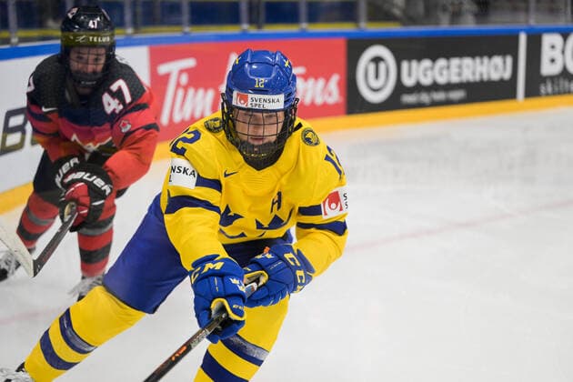 220901 Maja NylÃ n Persson of Sweden during the 2022 IIHF Women s World Championship quarterfinal game between Canada and Sweden on September 1, 2022 in Herning Photo Johanna Lundberg BILDBYRAN code JL JL0299 bbeng ishockey ice hockey vm women 2022 iihf womens world championship women vm ice hockey vm sweden sweden canada canada quarterfinal quarterfinal,  Copyright: JOHANNAxLUNDBERG BB220901JL045
