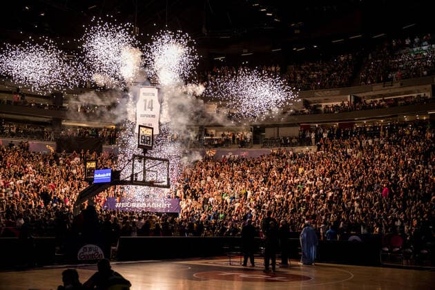 FIBA EUROBASKET, jersey ceremony Dirk Nowitzki 01 09 2022 The jersey with the number 14 is pulled up to the hall ceiling with fireworks FIBA EUROBASKET, jersey ceremony Dirk Nowitzki, Cologne, LANXESSarena Copyright: xBEAUTIFULxSPORTS Wunderlx