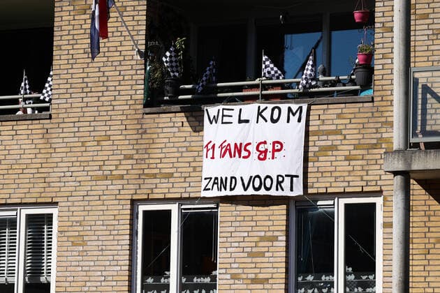 F1 Grand Prix Of The Netherlands Previews A balcony is seen decorated ahead of the Formula 1 Grand Prix of The Netherlands at Zandvoort circuit in Zandvoort, Netherlands on September 1, 2022. Zandvoort Netherlands  Copyright: xJakubxPorzyckix originalFilename:porzycki-f1grandp220901_npQW6.jpg