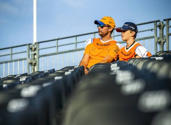 ZANDVOORT Fans arrive at the track for the 1st free practice session ahead of the F1 Grand Prix of the Netherlands at Circuit van Zandvoort on September 2, 2022 in Zandvoort, Netherlands REMKO DE WAAL F1 Grand Prix of The Netherlands Practice 1 2022 xVIxANPxSportx xxANPxIVx 453911471 originalFilename: 453911471.jpg