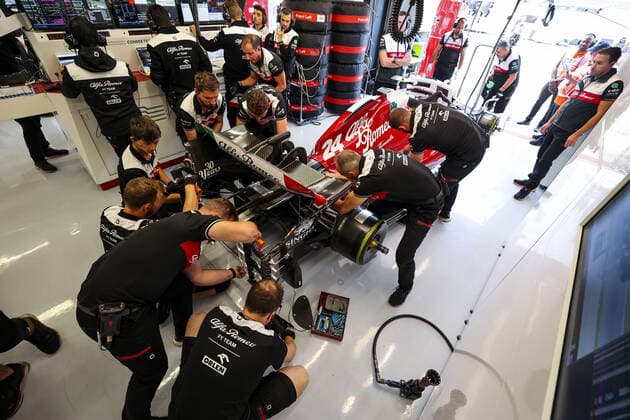 24 ZHOU Guanyu (chi), Alfa Romeo F1 Team ORLEN C42, action during the Formula 1 Heineken Dutch Grand Prix 2022, 15th round of the 2022 FIA Formula One World Championship, WM, Weltmeisterschaft from September 2 to 4, 2022 on the Zandvoort Circuit, in Netherlands, Belgium - F1 - DUTCH GRAND PRIX 2022 DPPI Panoramic  00122035_2R6_9071.JPG_